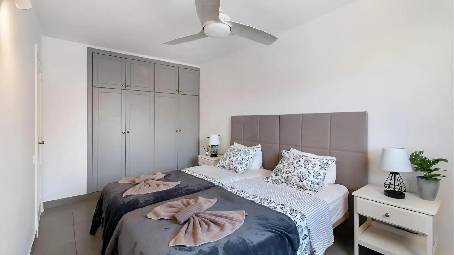 Apartamento En Playa De Las Americas, Torre Del Sol 0*, Playa de las Americas (Tenerife)